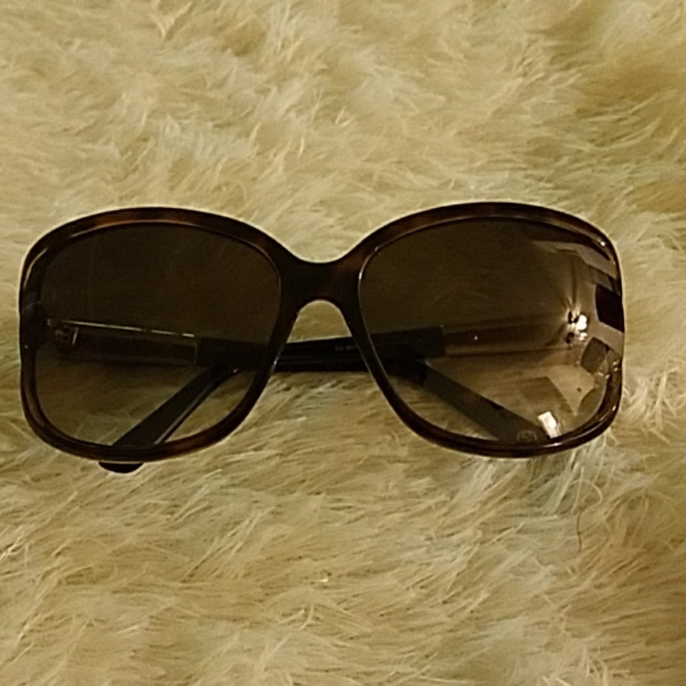 Gucii sunglasses